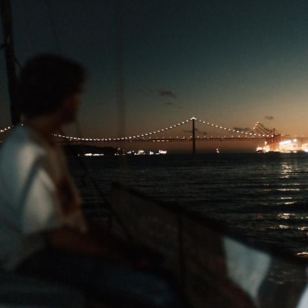 Stay In A Boat - Lisboa ภายนอก รูปภาพ