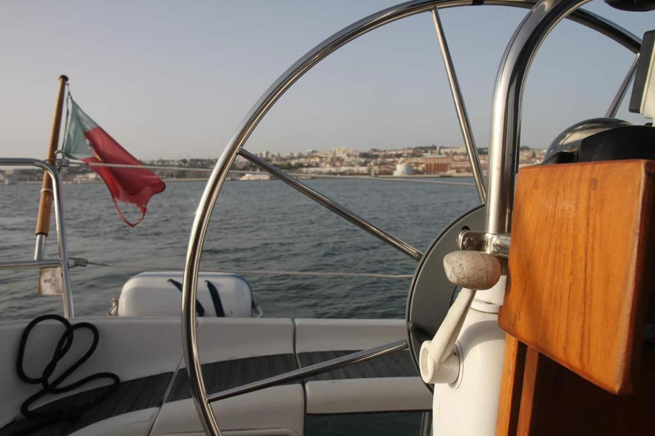 Stay In A Boat - Lisboa ภายนอก รูปภาพ