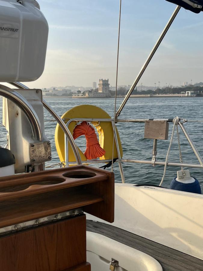 Stay In A Boat - Lisboa ภายนอก รูปภาพ